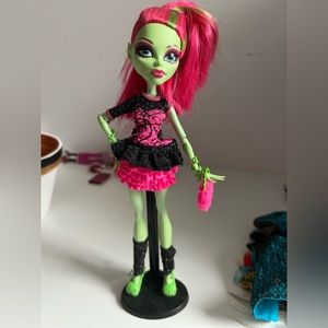 Monster high Venus ghouls night out doll